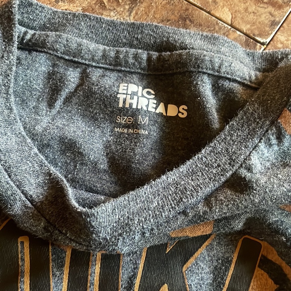 Epic threads top - Picture 2 of 2